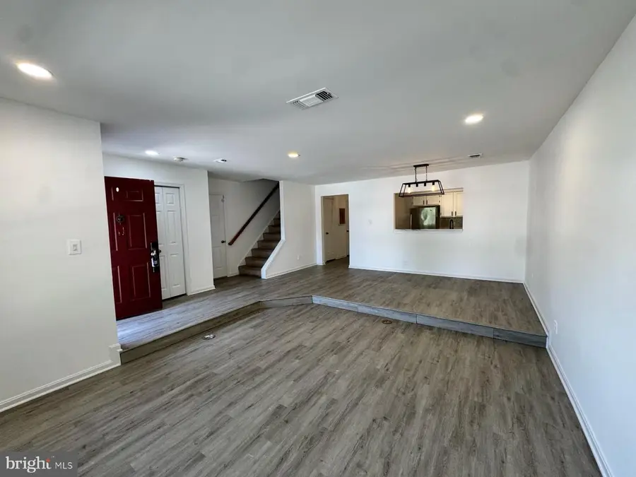 12552 Kempston Ln, Woodbridge, VA 22192 - #2