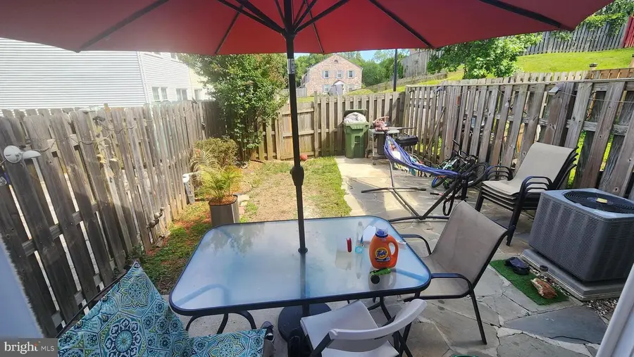 16607 Sutton Pl, Woodbridge, VA 22191 - #2