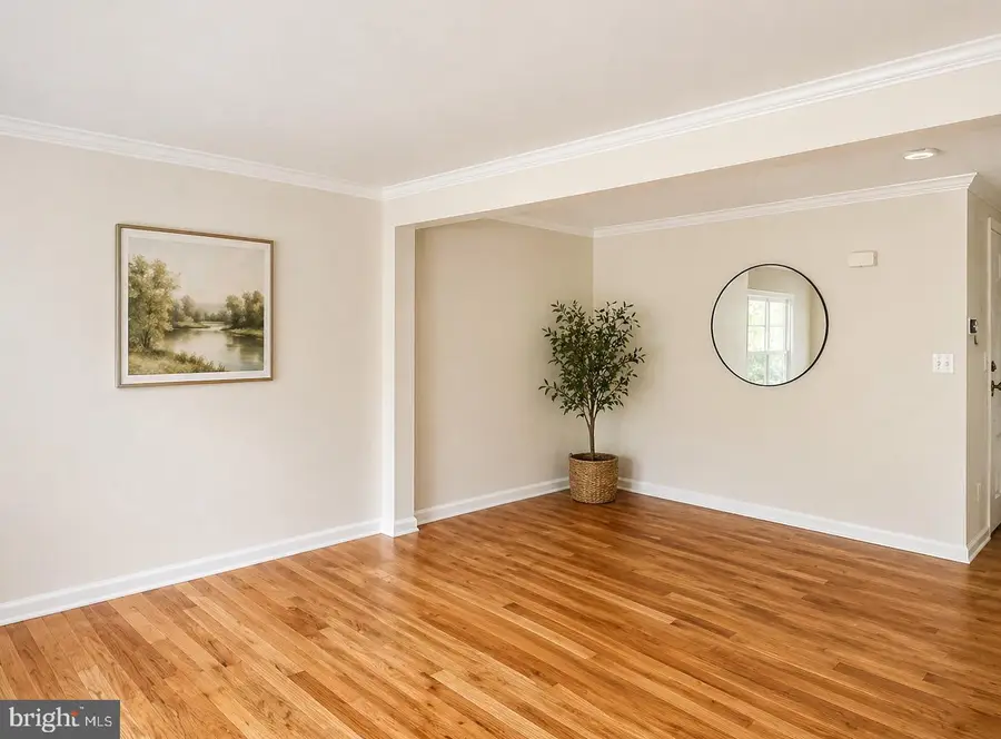 7034 Rogue Forest Ln, Gainesville, VA 20155 - #2