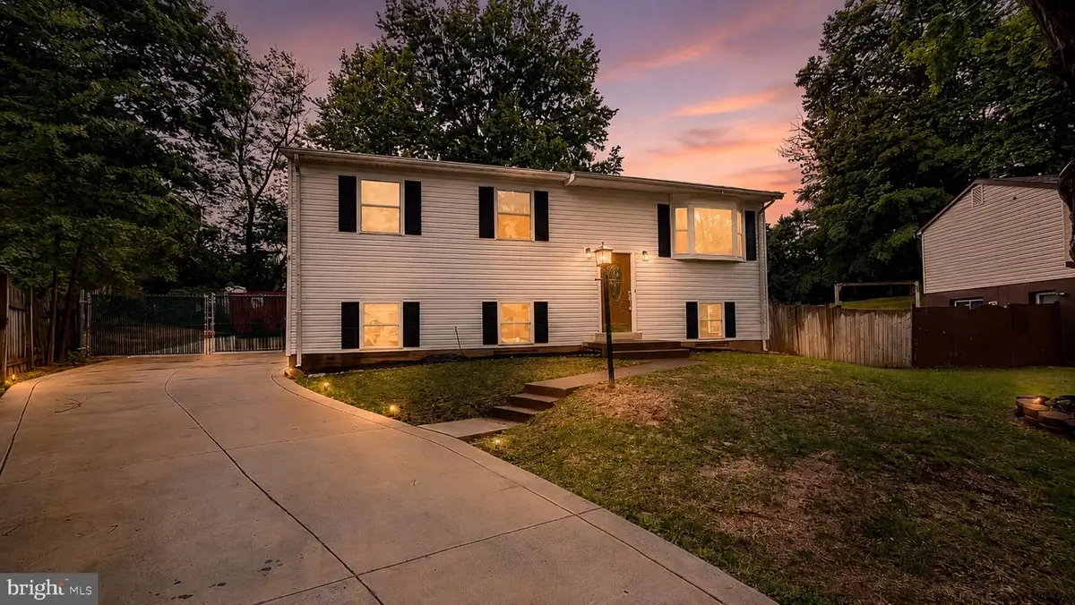 5303 Macwood Dr, Woodbridge, VA 22193 - #1