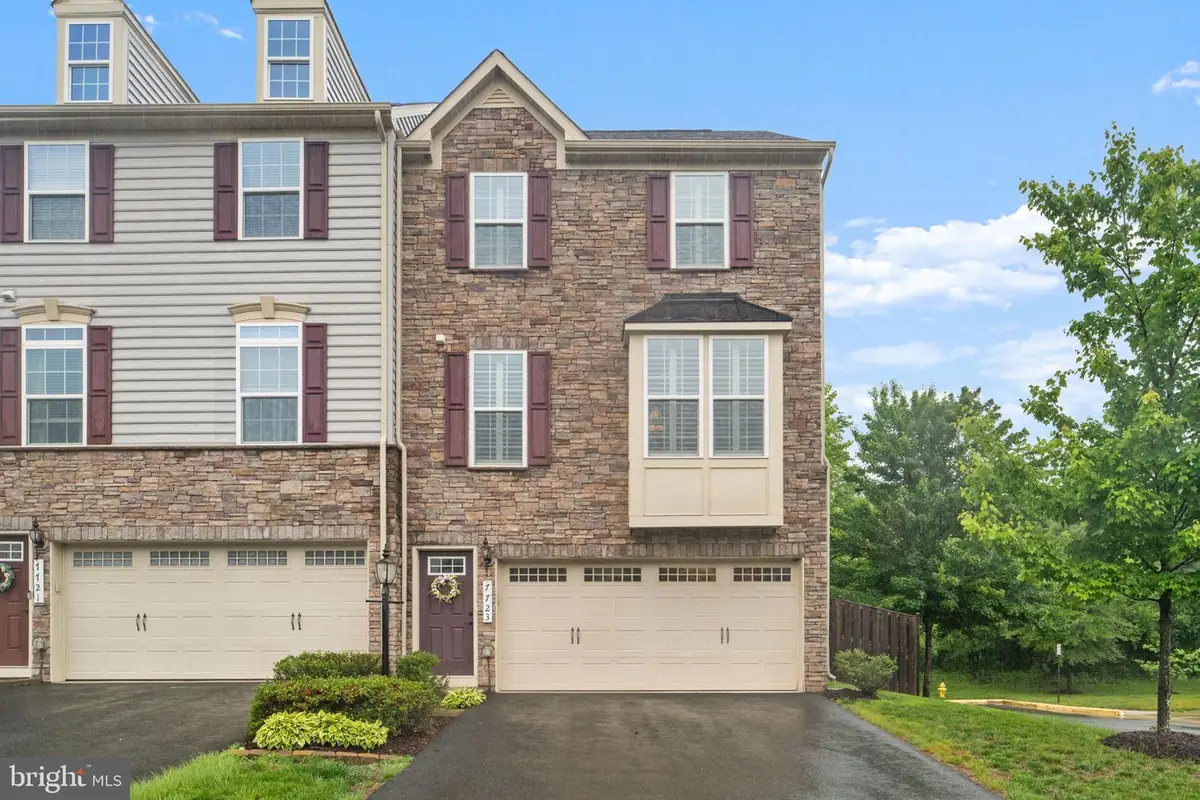 7723 Milton Cir, Gainesville, VA 20155 - #1