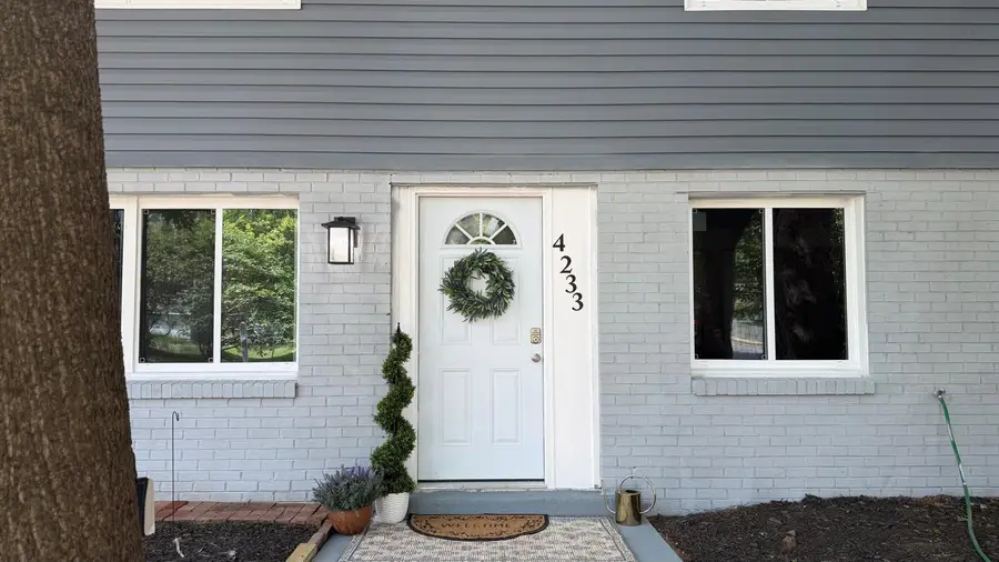 4233 Hoffman Dr, Woodbridge, VA 22193 - #2