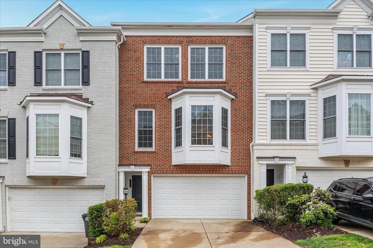 2158 Oberlin Dr, Woodbridge, VA 22191 - #1