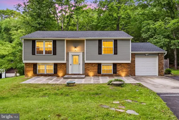 8136 Raphiel Ct, MANASSAS, VA 20112