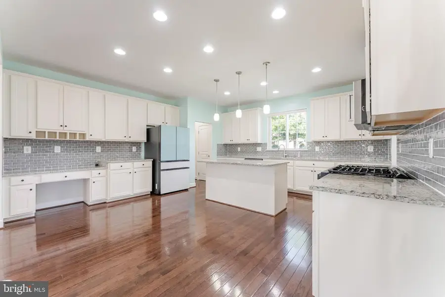 5829 Amanda Rose Ln, Woodbridge, VA 22193 - #3