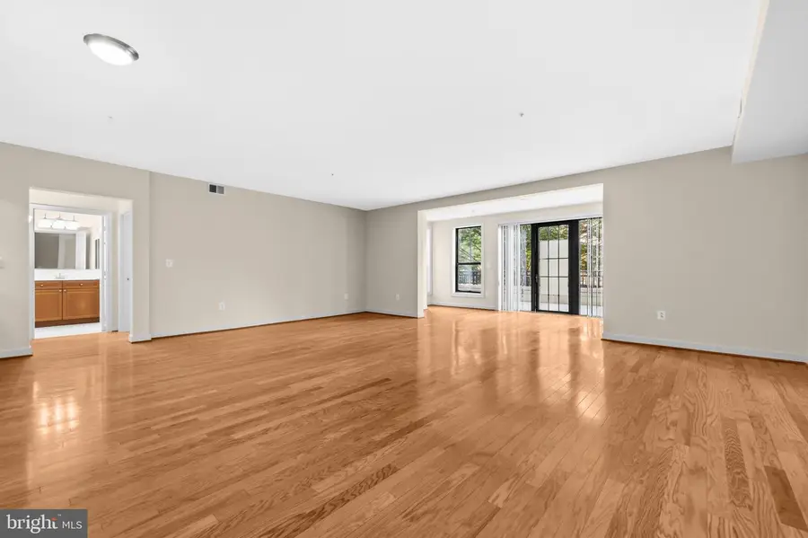 485 Harbor Side St #206, Woodbridge, VA 22191 - #3