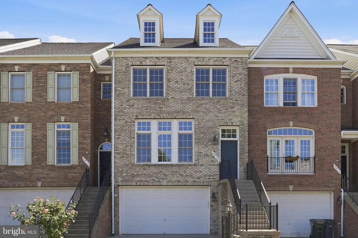 6830 Witton Cir, Gainesville, VA 20155 - #1