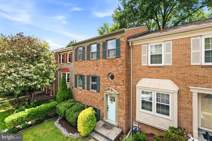 12236 Cinnamon St, Woodbridge, VA 22192 - #2