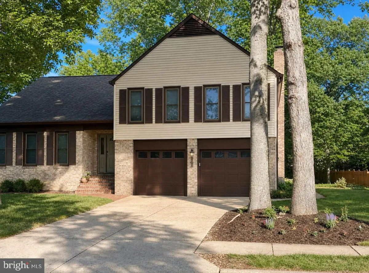 15826 Vista Dr, Montclair, VA 22025 - #1