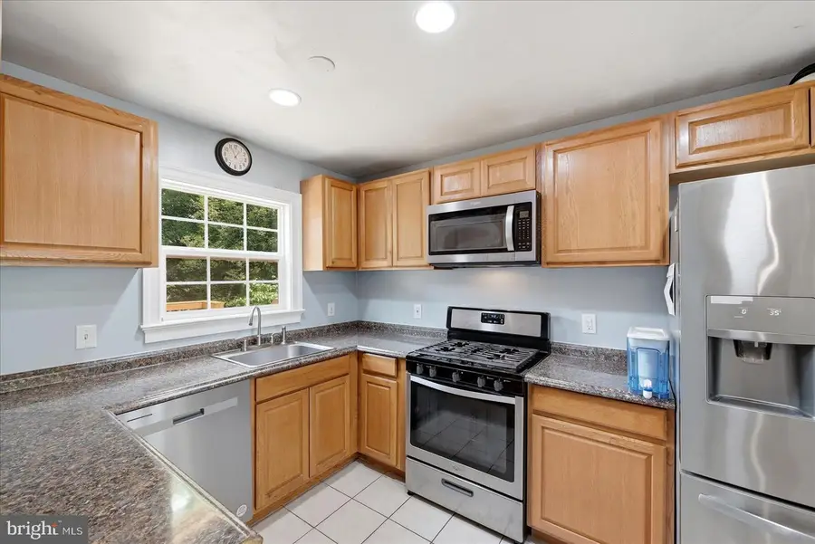 5388 Shamus Ct, Woodbridge, VA 22193 - #3