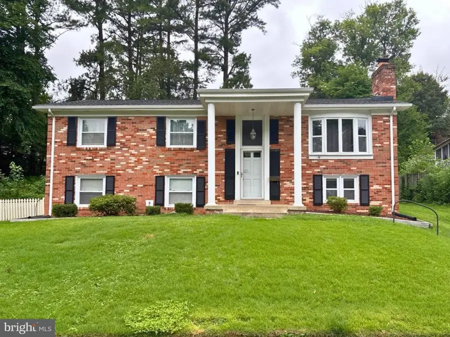13820 Gilbert Rd, Woodbridge, VA 22193 - #2