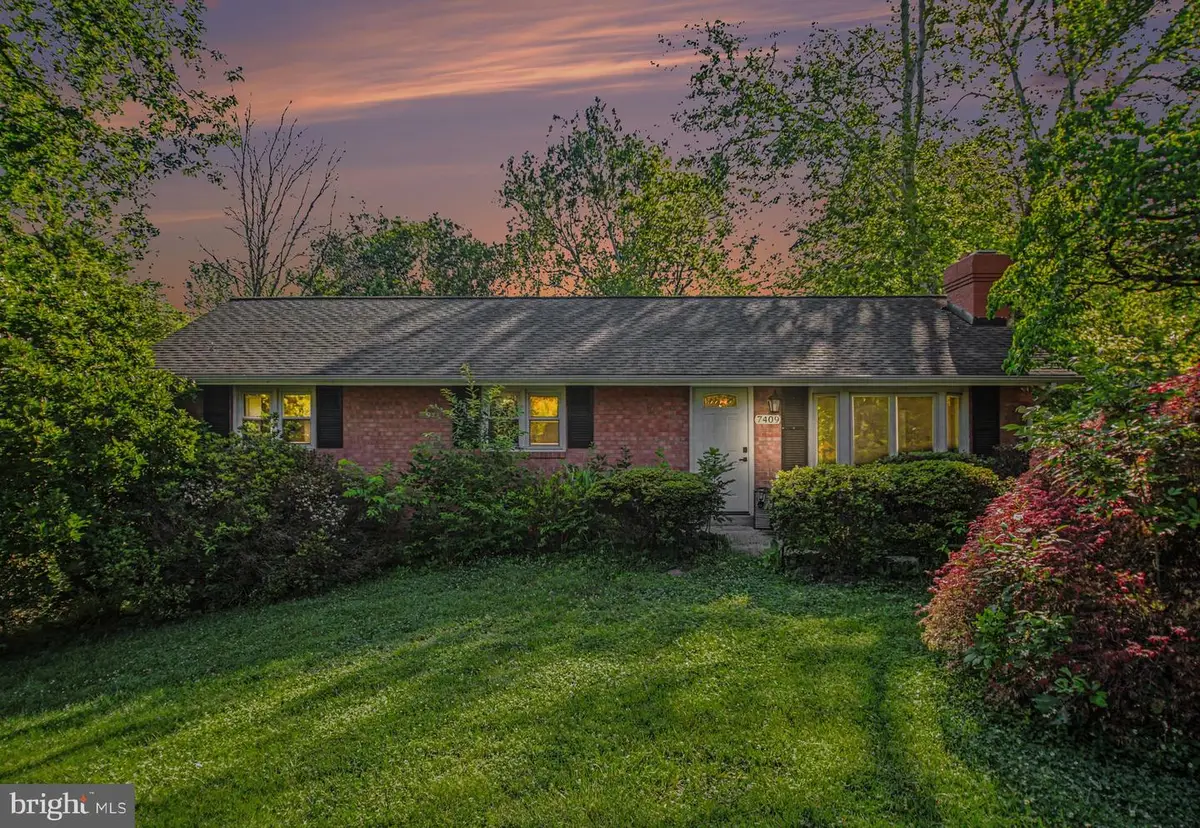7409 Lake Dr, Manassas, VA 20111 - #1