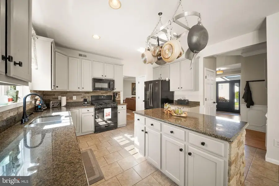 9009 Paddington Ct, Bristow, VA 20136 - #3