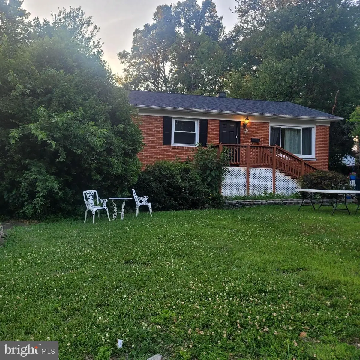2311 W Longview Dr, Woodbridge, VA 22191 - #1