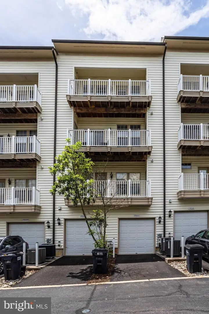 7931 Crescent Park Dr, Gainesville, VA 20155 - #3