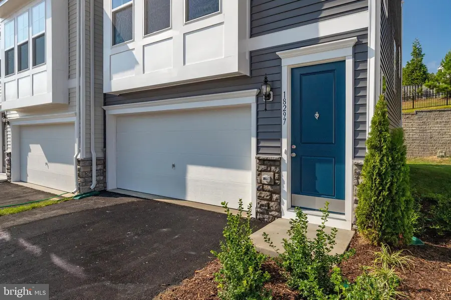 18297 Summit Pointe Dr, Triangle, VA 22172 - #3