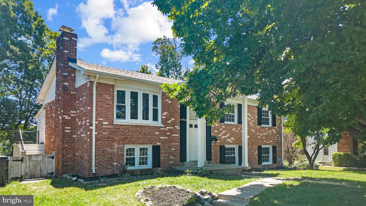 14209 Essex Dr, Woodbridge, VA 22191 - #1