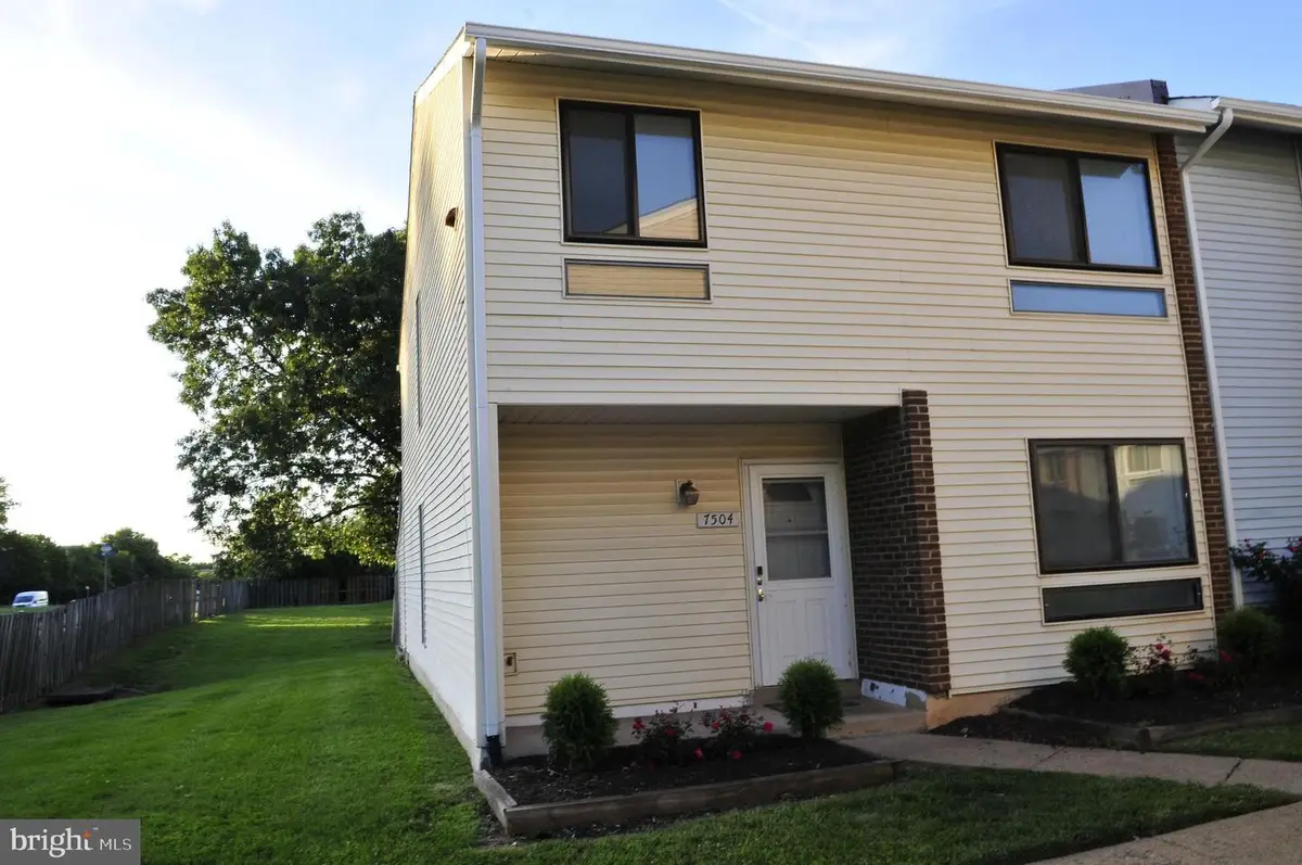 7504 Clemson Ct, Manassas, VA 20109 - #1