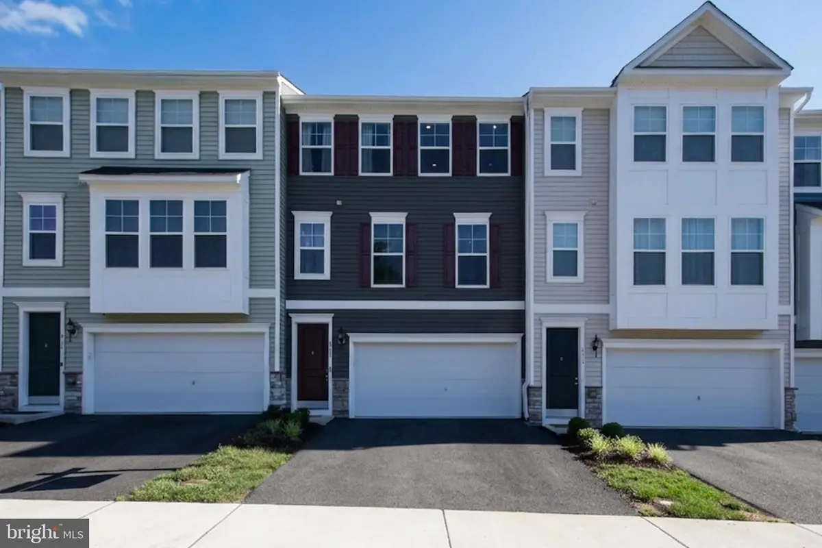 4014 Shire Meadow Ln, Triangle, VA 22172 - #1