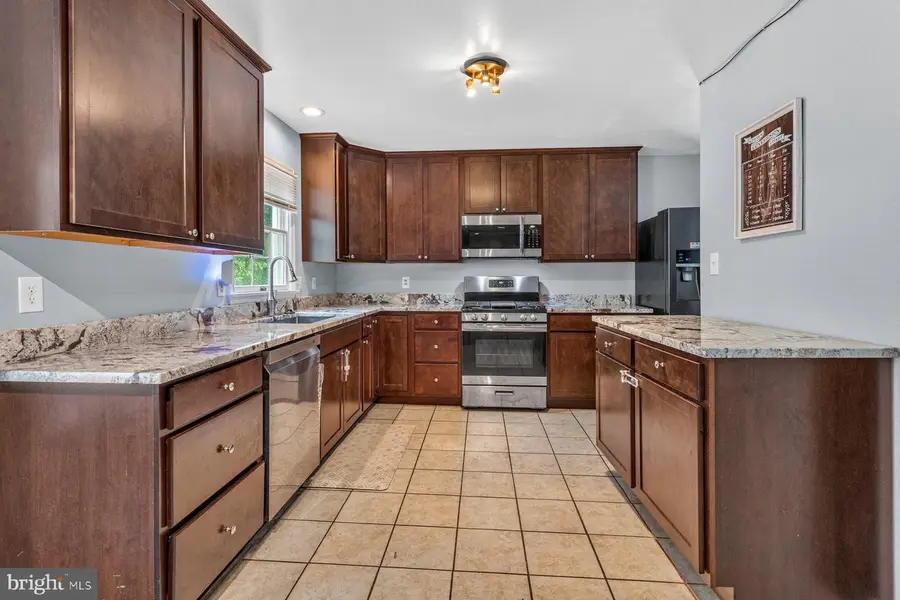 8650 Ambrose Ct, Manassas, VA 20109 - #2