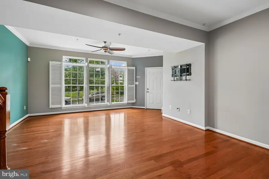 15270 Regents Park Dr, Woodbridge, VA 22191 - #3