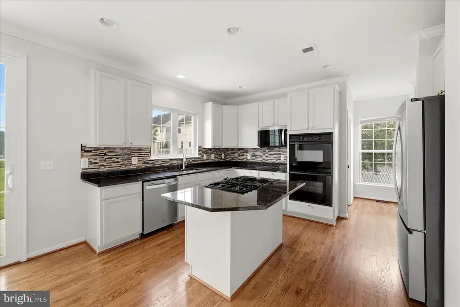 14109 Estate Manor Dr, Gainesville, VA 20155 - #2