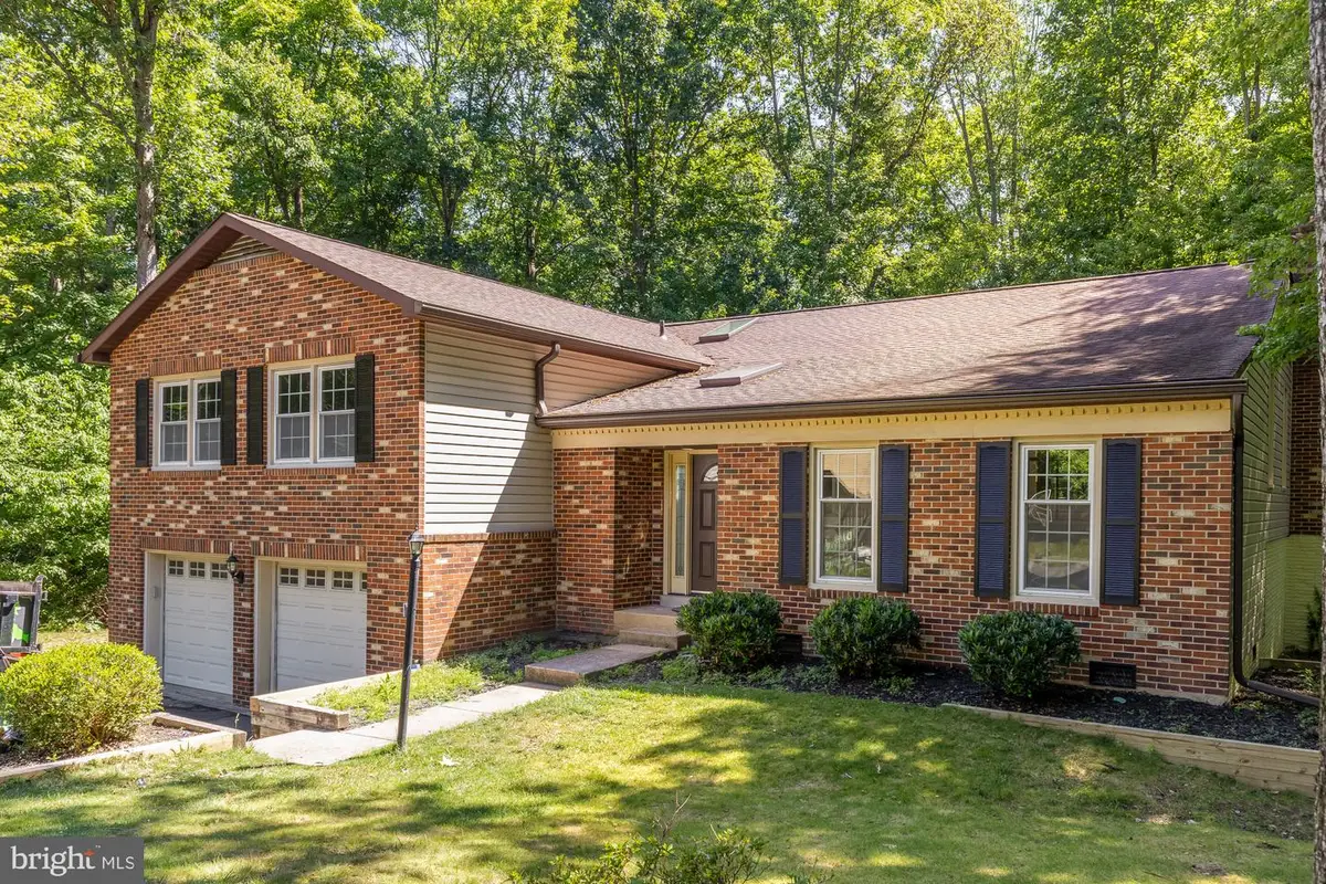 13005 Emmet Ct, Woodbridge, VA 22192 - #1