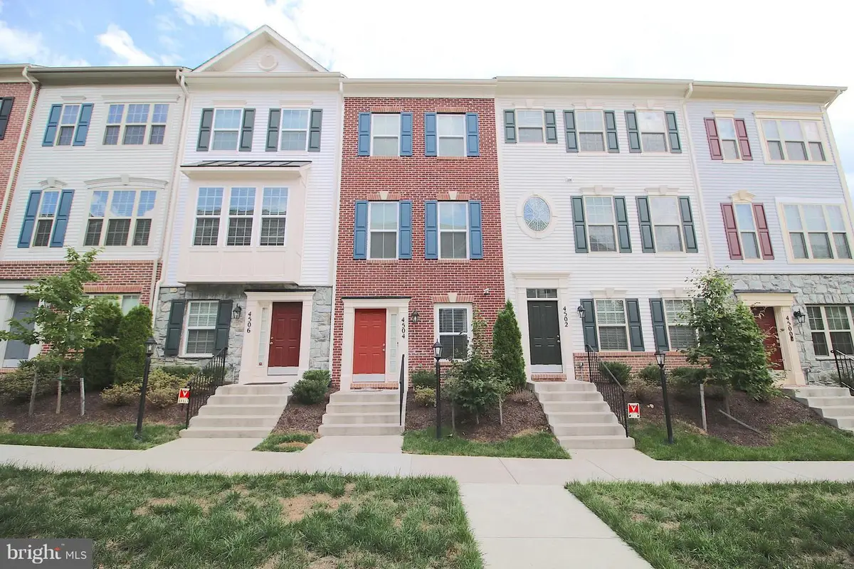 4504 Potomac Highlands Cir, Triangle, VA 22172 - #1