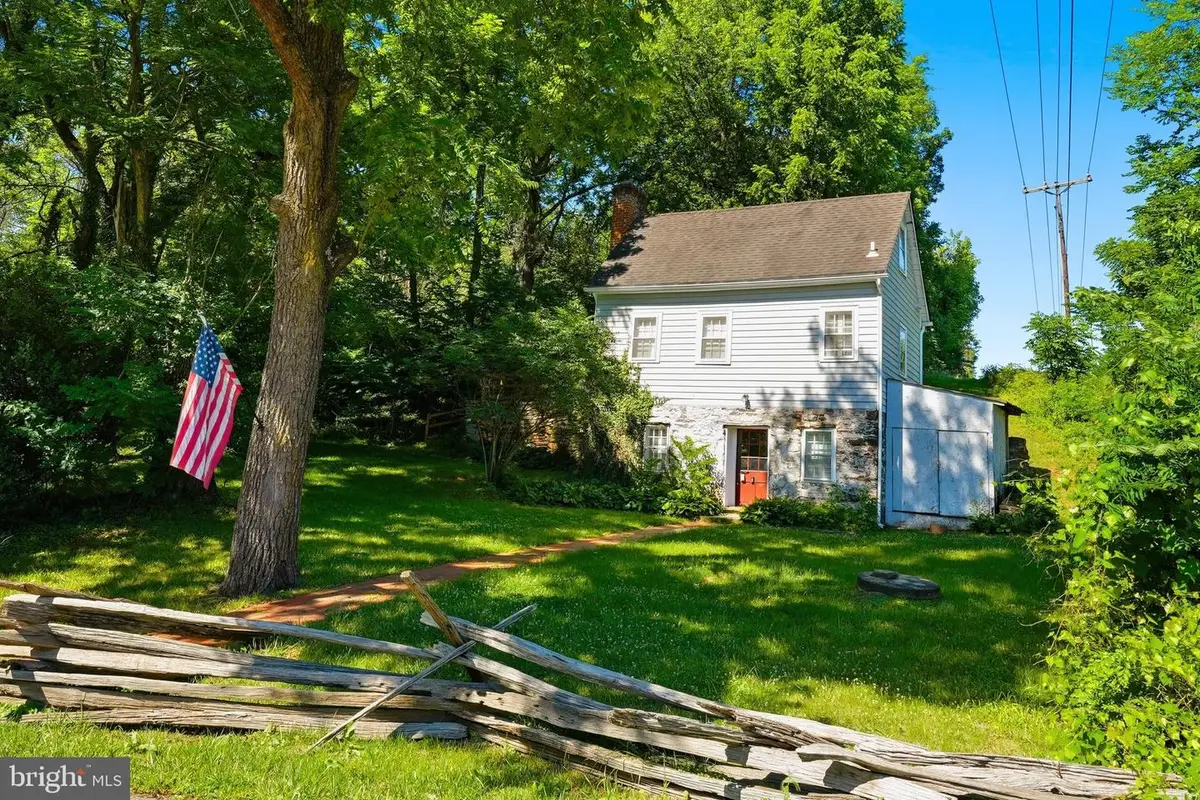 8200 Buckland Mill Rd, Gainesville, VA 20155 - #1