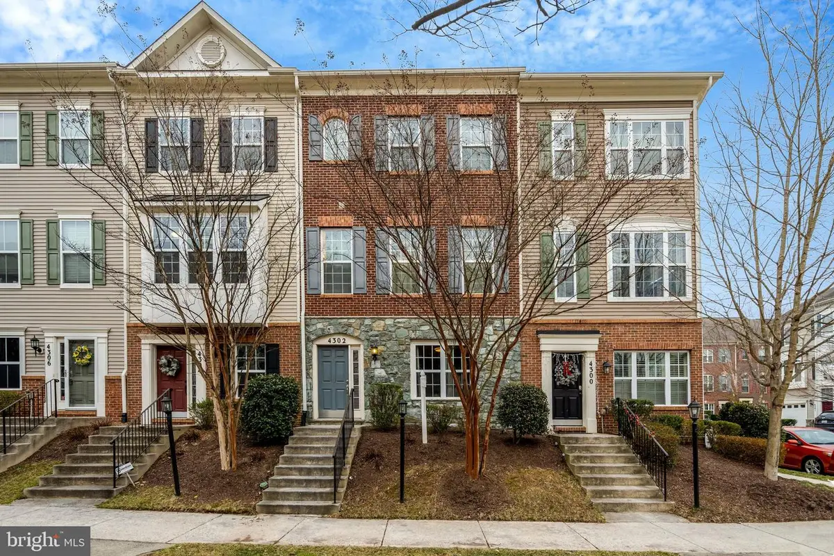 4302 Potomac Highlands Cir, Triangle, VA 22172 - #1