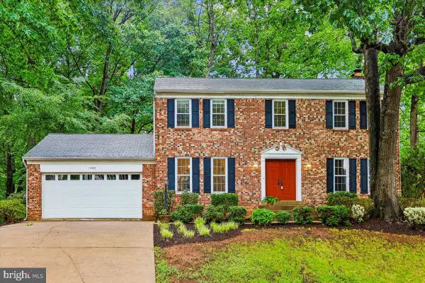15427 Skyline Dr, DUMFRIES, VA 22025