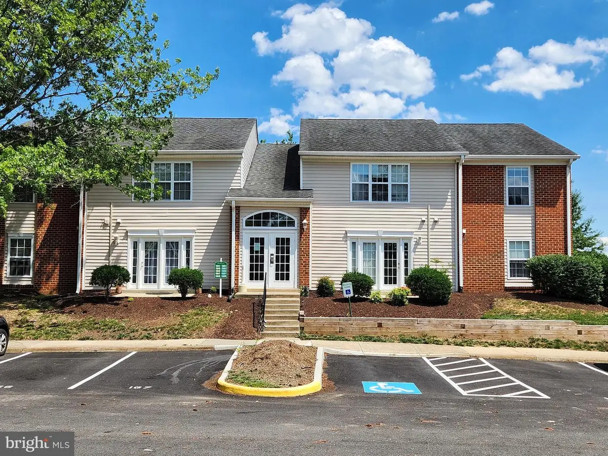 15641 Horseshoe Ln, Woodbridge, VA 22191 - #1
