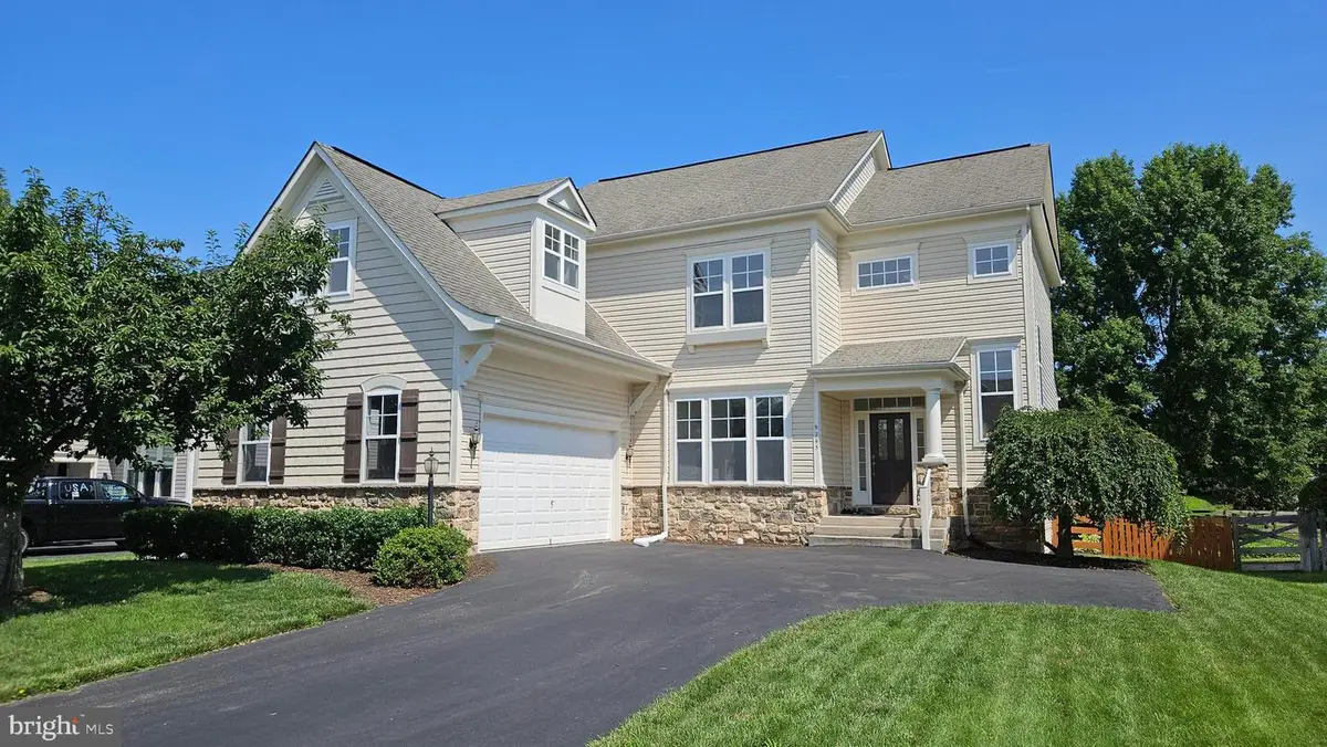 9295 Falling Water Dr, Bristow, VA 20136 - #1