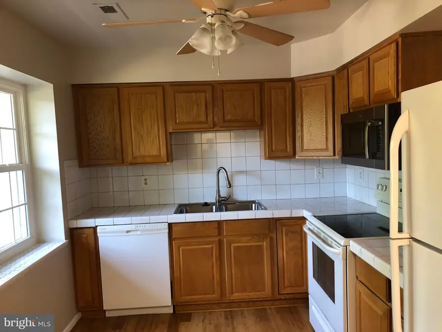 4233 Gibson Ct, Woodbridge, VA 22193 - #2