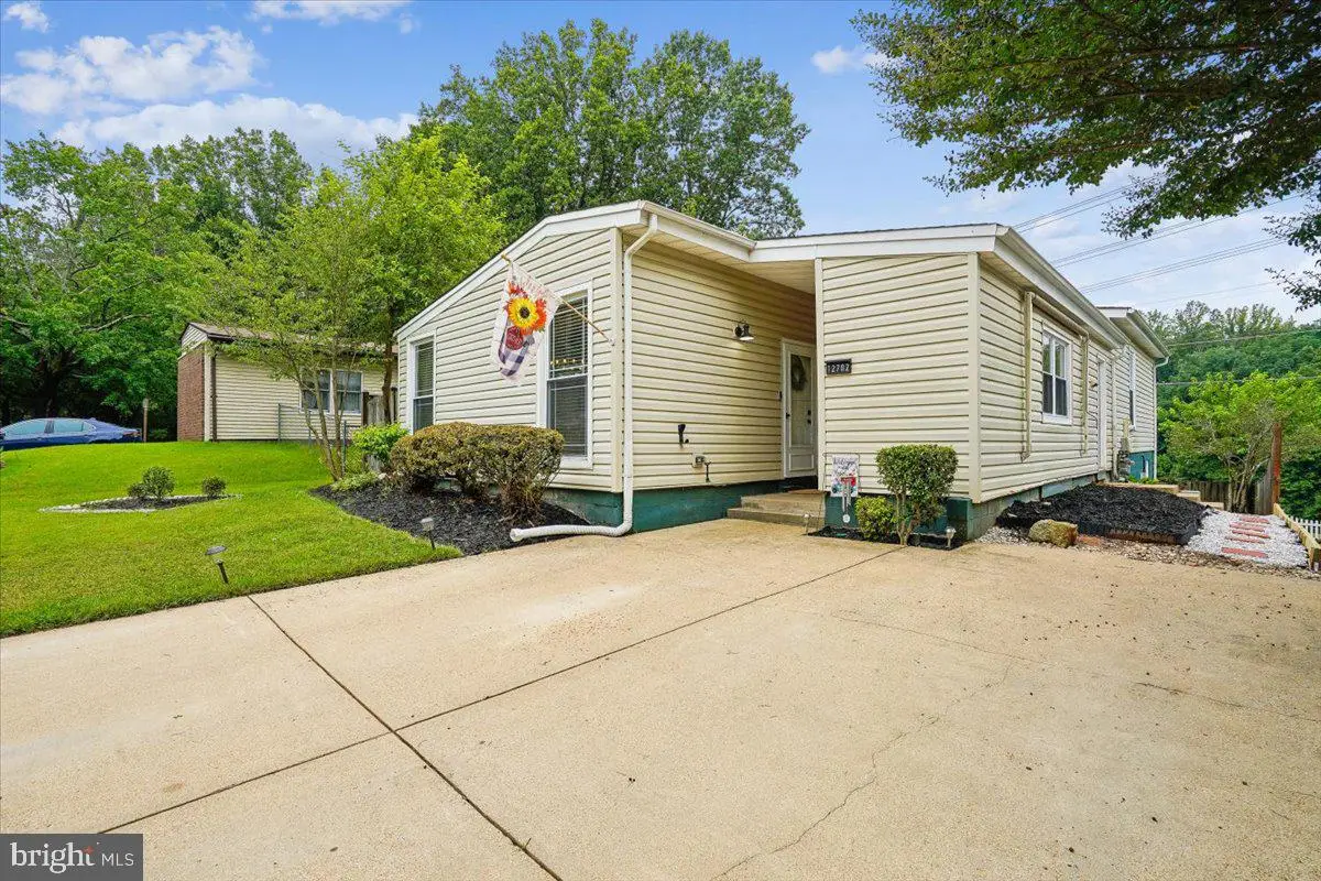 12702 Torrington St, Woodbridge, VA 22192 - #1