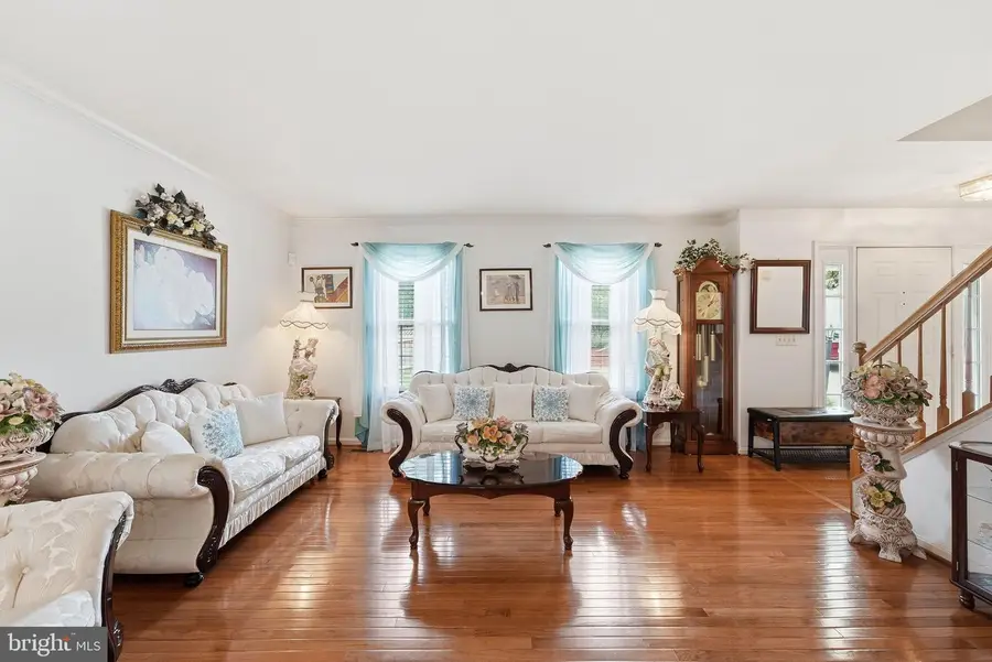 4796 Pearson Dr, Woodbridge, VA 22193 - #2
