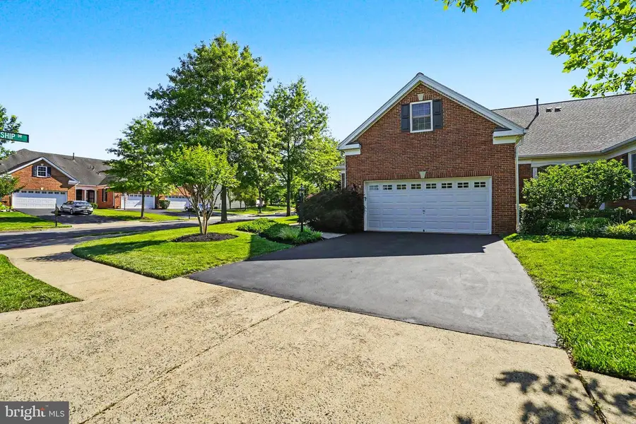 5134 Curran Creek Dr, Haymarket, VA 20169 - #2