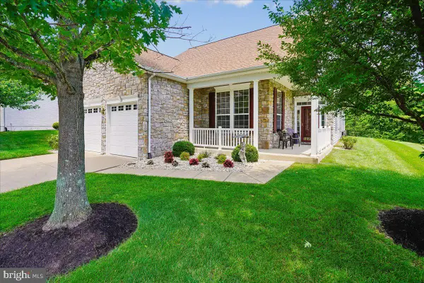 17021 Four Seasons Dr, DUMFRIES, VA 22025
