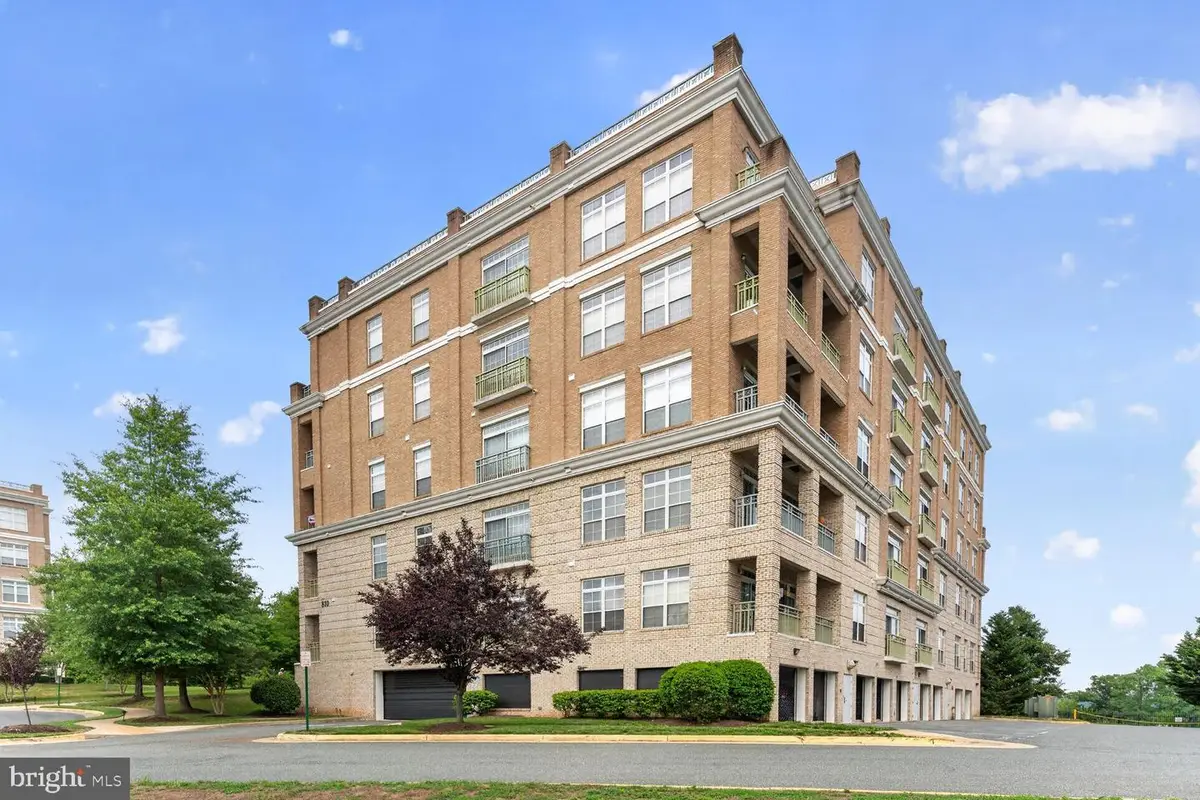 810 Belmont Bay Dr #204, Woodbridge, VA 22191 - #1