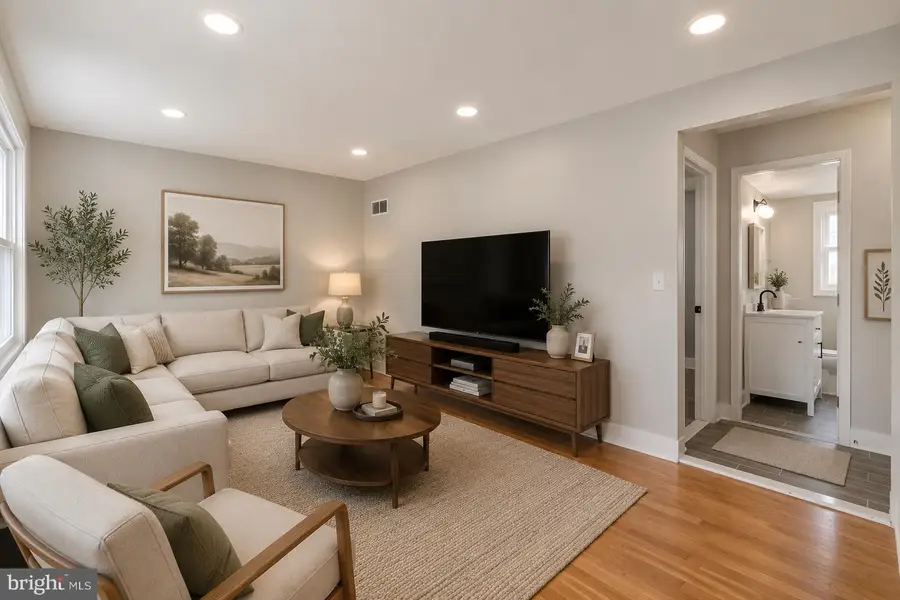 13401 Keating Dr, Woodbridge, VA 22193 - #2