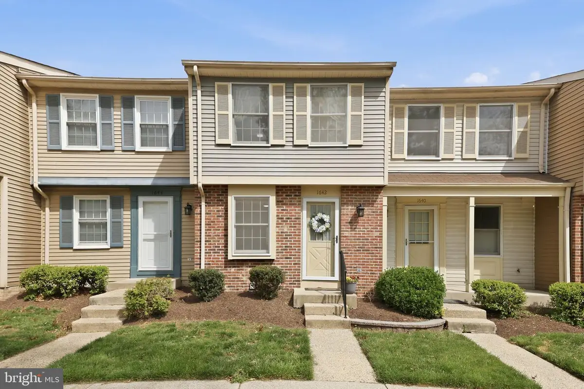 1642 Devil Ln, Woodbridge, VA 22192 - #1