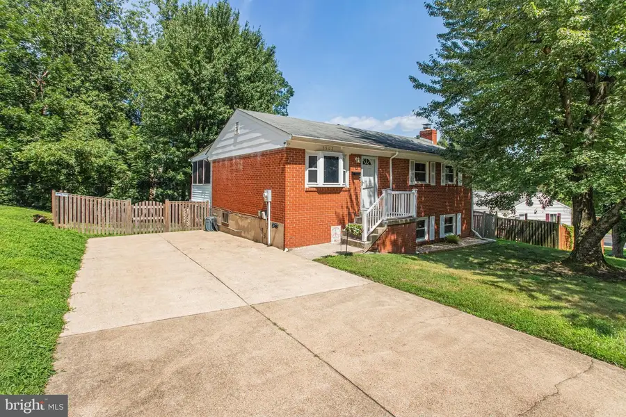 3502 Carson Dr, Woodbridge, VA 22193 - #2
