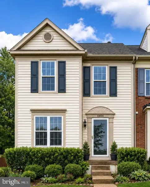 13054 Hunterbrook Dr, Woodbridge, VA 22192 - #1