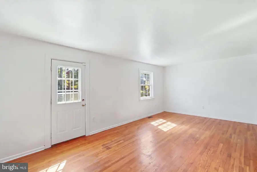 12772 Captains Cv, Woodbridge, VA 22192 - #3