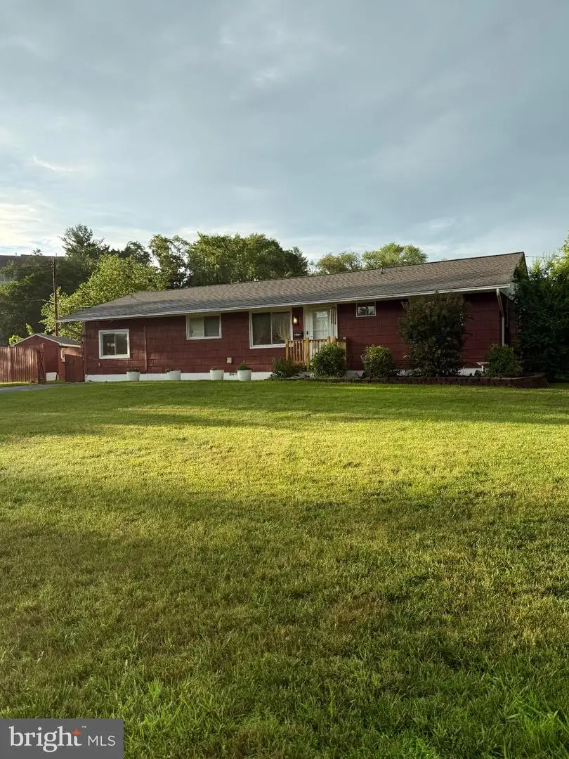 906 Wingfield Rd, Woodbridge, VA 22191 - #1