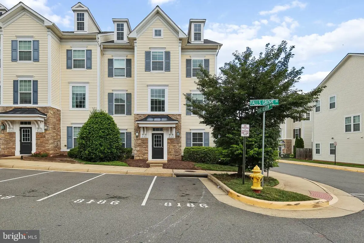 8186 Falls Grove Dr, Manassas, VA 20111 - #1