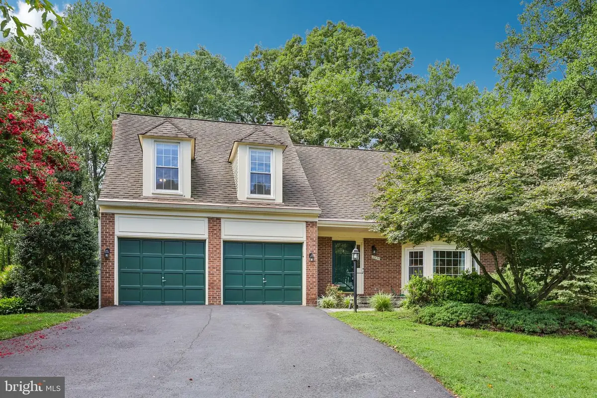 12855 Valleywood Dr, Woodbridge, VA 22192 - #1