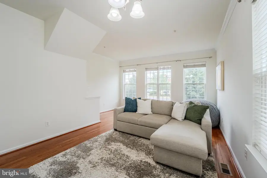 15409 Rosemont Manor Dr, Haymarket, VA 20169 - #3