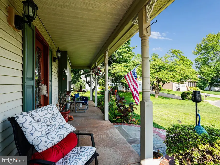 4545 Diehl Ct, Woodbridge, VA 22193 - #3