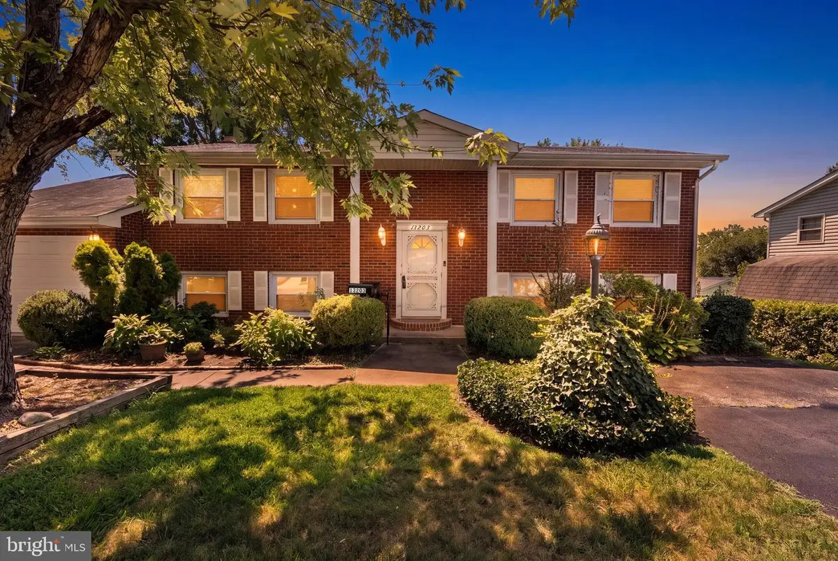 13203 Hillendale Dr, Woodbridge, VA 22193 - #1